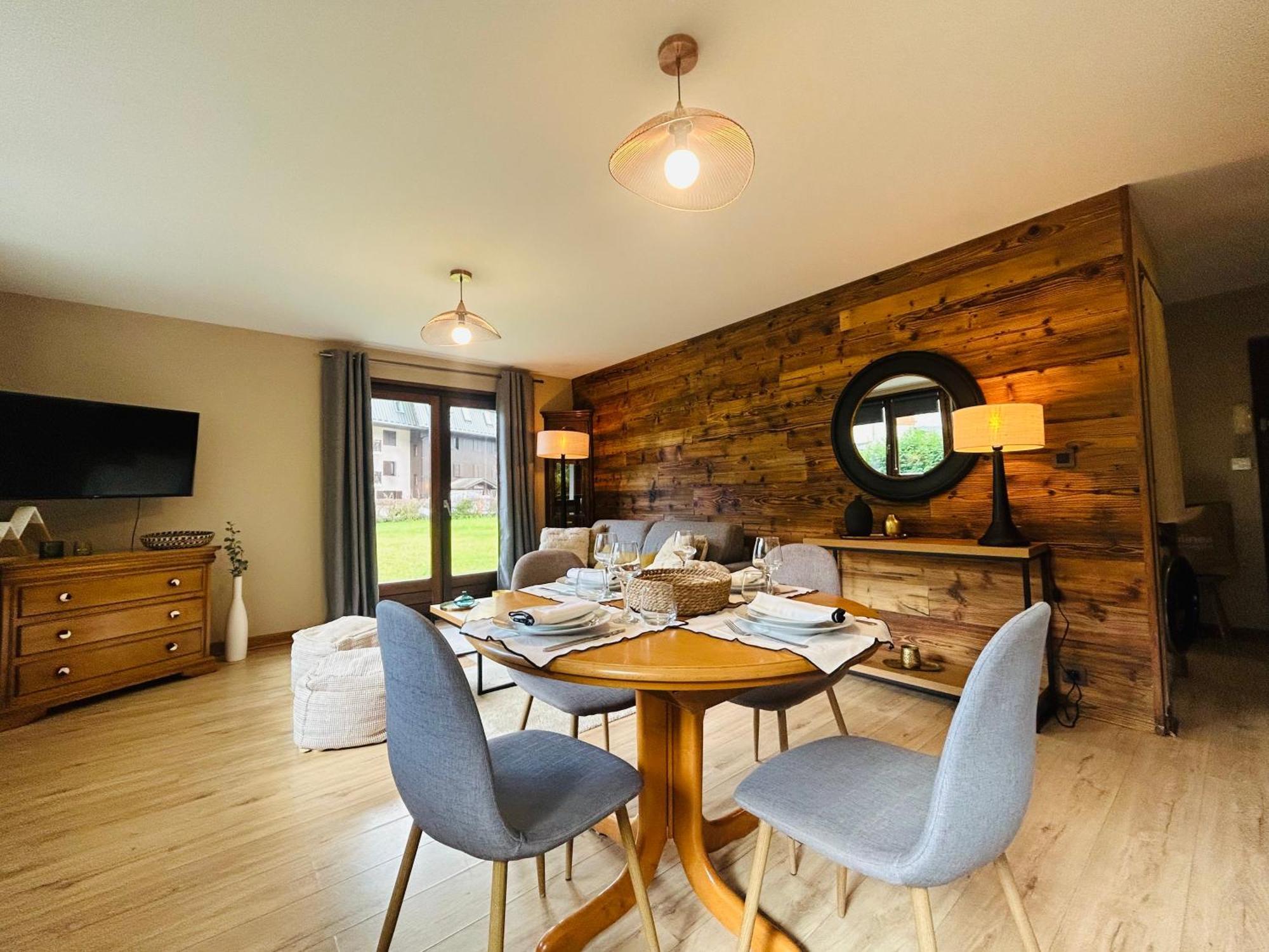Appartement Style Chalet Avec Grande Terrasse Et Parking Prive Chamonix Exterior foto